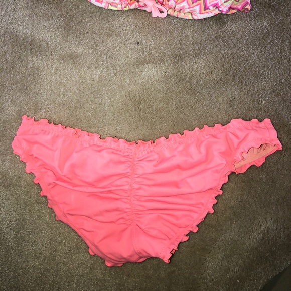 Matching bathing suite from Victoria secret!!! 👙 - Picture 2 of 2